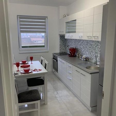 Apartament 2 Camere Prima Nufaru Oradea Zewnętrze zdjęcie